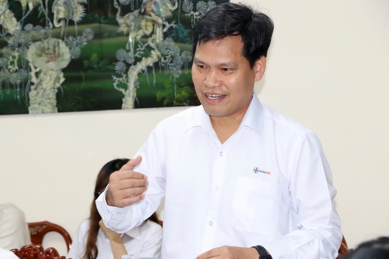 Lãnh đạo Tổng Công ty điện lực miền nam cho biết, 5 tỉnh tập trung nhiều khu công nghiệp ở Đông Nam Bộ tiêu thụ điện chiếm 60% trong 21 tỉnh thuộc đơn vị quản lý.