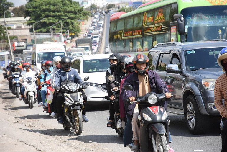 Lượng xe tăng cao từ hướng Thành phố Hồ Chí Minh đi Đồng Nai.