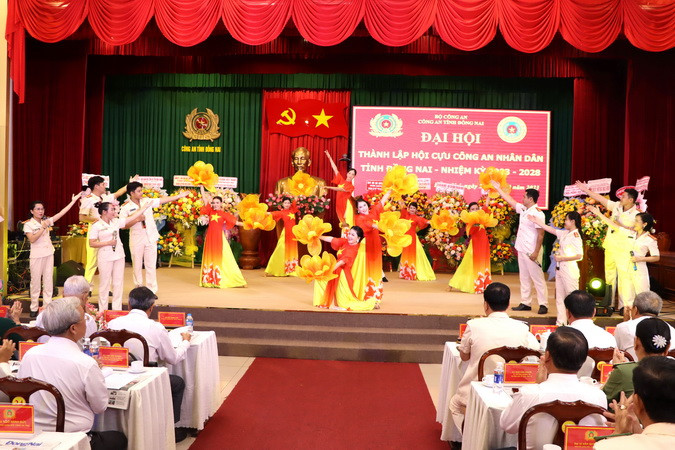 Một tiết mục văn nghệ tại phiên khai mạc Đại hội.