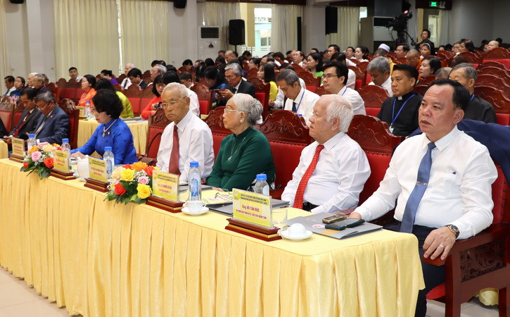 Các đồng chí lãnh đạo Ủy ban Trung ương Mặt trận Việt Nam, lãnh đạo, nguyên lãnh đạo tỉnh Đồng Nai tham dự Đại hội.