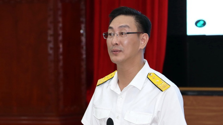 Chi cục trưởng Chi cục Thuế khu vực XV Đoàn Minh Dũng trả lời ý kiến của doanh nghiệp.