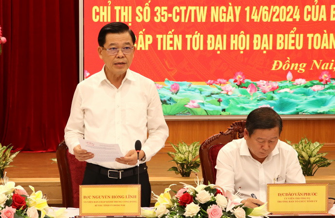 Bí thư Tỉnh ủy Đồng Nai Nguyễn Hồng Lĩnh phát biểu tại hội nghị.