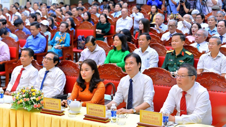 Các đại biểu tham dự buổi gặp mặt. Các đại biểu tham dự buổi gặp mặt.