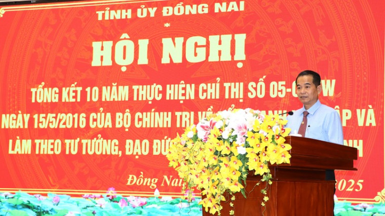 Đồng chí Thái Bảo, Phó Bí thư Tỉnh ủy, Chủ tịch Hội đồng nhân dân tỉnh Đồng Nai phát biểu kết luận Hội nghị.