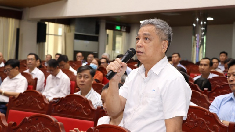 Đại diện một doanh nghiệp trong khu công nghiệp Biên Hòa 1 phát biểu tại hội nghị.