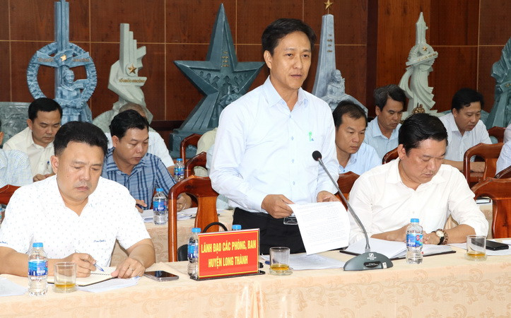 Phó Chủ tịch Ủy ban nhân dân huyện Nhơn Trạch Nguyễn Hữu Thành cho biết, đến thời điểm này đã bàn giao mặt bằng Dự án thành phần 4, Dự án Vành đai 3 đạt gần 76%.