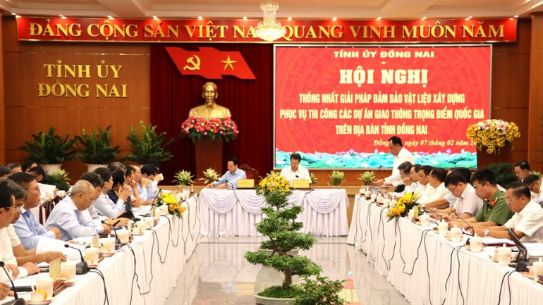 Quang cảnh buổi làm việc tại Tỉnh ủy Đồng Nai.