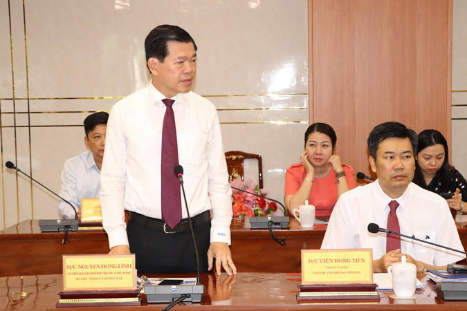 Đồng chí Bí thư Tỉnh ủy Đồng Nai Nguyễn Hồng Lĩnh phát biểu tại hội nghị.