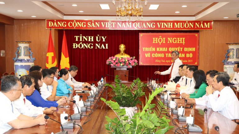 Phó Bí thư Thường trực Tỉnh ủy Đồng Nai Hồ Thanh Sơn phát biểu tại buổi lễ.