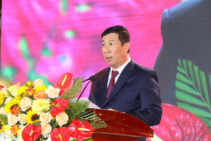 Bí thư Huyện ủy Nhơn Trạch Lê Thành Mỹ đọc diễn văn tại Lễ kỷ niệm. Bí thư Huyện ủy Nhơn Trạch Lê Thành Mỹ đọc diễn văn tại Lễ kỷ niệm.