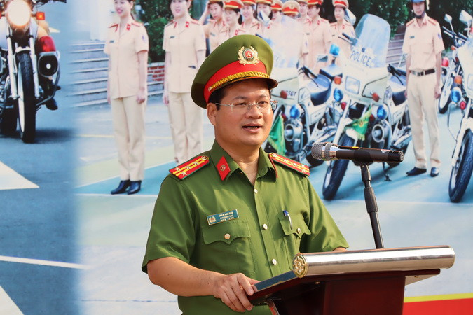 Đại tá Trần Anh Sơn, Phó Giám đốc Công an tỉnh Đồng Nai phát lệnh đợt ra quân.