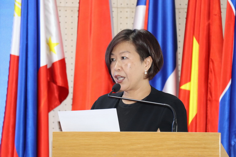 Tiến sĩ Đỗ Thị Lan Đài, Chủ tịch Hội đồng Trường đại học Lạc Hồng phát biểu tại buổi lễ.