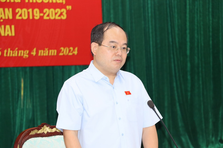 Phó Bí thư Tỉnh ủy, Trưởng Đoàn Đại biểu Quốc hội tỉnh Đồng Nai Quản Minh Cường đề nghị phân loại để giải quyết dứt điểm các vướng mắc. Phó Bí thư Tỉnh ủy, Trưởng Đoàn Đại biểu Quốc hội tỉnh Đồng Nai Quản Minh Cường đề nghị phân loại để giải quyết dứt điểm các vướng mắc.