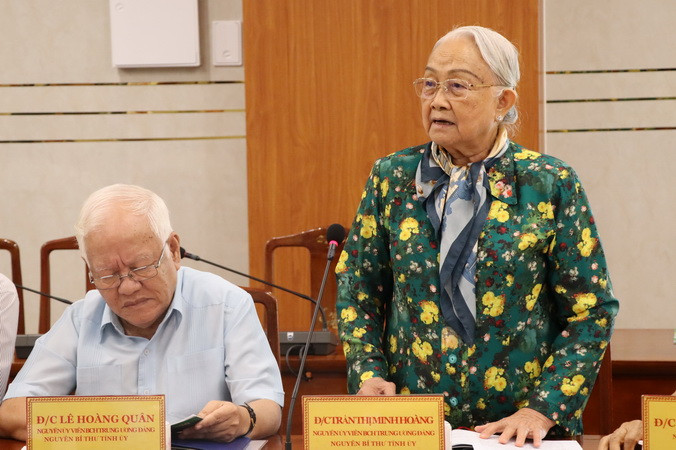 Nguyên lãnh đạo tỉnh Đồng Nai đóng góp ý kiến tại buổi gặp mặt. Nguyên lãnh đạo tỉnh Đồng Nai đóng góp ý kiến tại buổi gặp mặt.