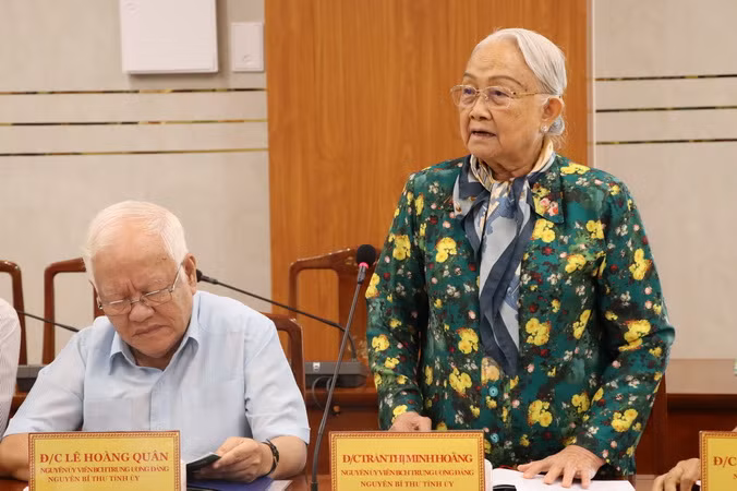 Nguyên lãnh đạo tỉnh Đồng Nai đóng góp ý kiến tại buổi gặp mặt. Nguyên lãnh đạo tỉnh Đồng Nai đóng góp ý kiến tại buổi gặp mặt.