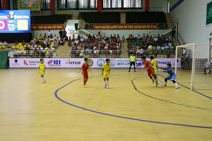 Hai đội U11 thành phố Biên Hòa và U11 huyện Xuân Lộc xuất sắc vượt qua các đối thủ để vào thi đấu trận chung kết. Hai đội U11 thành phố Biên Hòa và U11 huyện Xuân Lộc xuất sắc vượt qua các đối thủ để vào thi đấu trận chung kết.