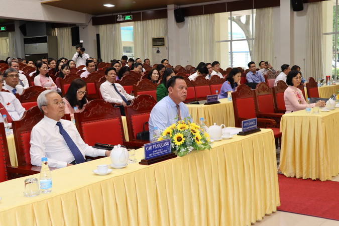 Lãnh đạo tỉnh Đồng Nai tham dự phiên chất vấn và trả lời chất vấn.