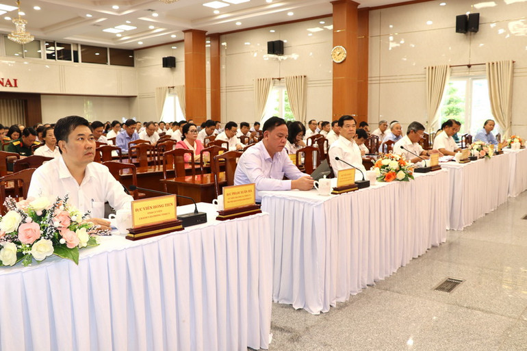 Các đồng chí lãnh đạo tỉnh Đồng Nai tham dự Hội nghị.