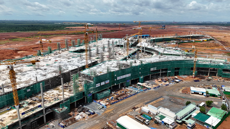 Nhà ga hành khách được xem là "trái tim" sân bay Long Thành giai đoạn 1 dự kiến sẽ hoàn thành trước ngày 31/8/2026.