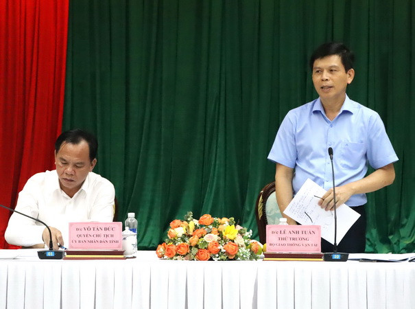 Thứ trưởng Giao thông vận tải Lê Anh Tuấn đề nghị tỉnh Đồng Nai đẩy nhanh tiến độ giải phóng mặt bằng dự án cao tốc Biên Hòa-Vũng Tàu.