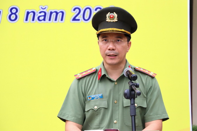 Đại tá Nguyễn Hồng Phong, Giám đốc Công an tỉnh Đồng Nai phát lệnh ra quân tấn công trấn áp tội phạm, bảo đảm an ninh trật tự dịp lễ 2/9.