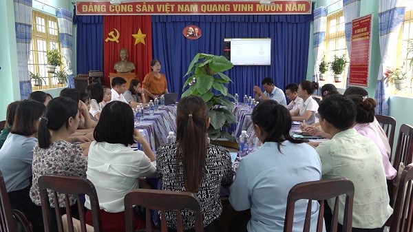 Sinh hoạt chi bộ Trường tiểu học Tân An, huyện Vĩnh Cửu.