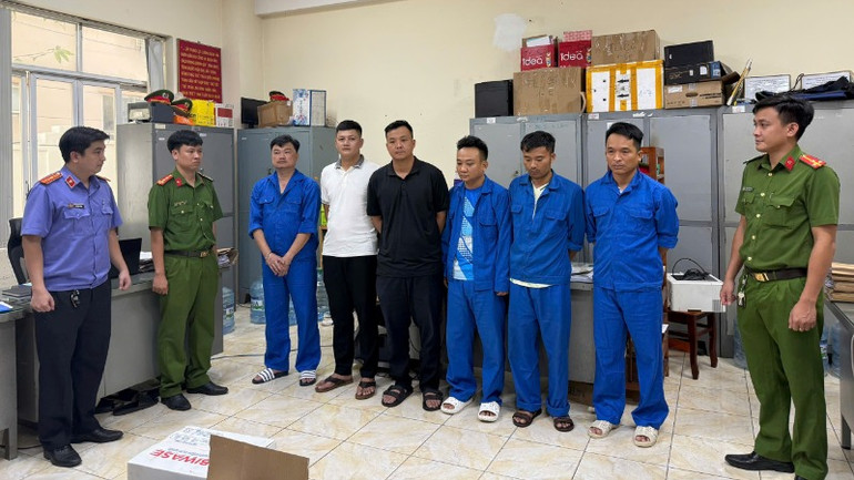 Các đối tượng tại Cơ quan Cảnh sát điều tra.