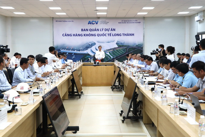 Quang cảnh buổi làm việc.