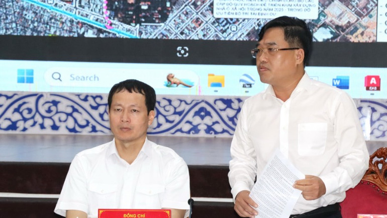 Đồng chí Hồ Văn Nam, Ủy viên Ban Thường vụ Tỉnh ủy, Bí thư Thành ủy Biên Hòa nêu kiến nghị tại buổi làm việc. Đồng chí Hồ Văn Nam, Ủy viên Ban Thường vụ Tỉnh ủy, Bí thư Thành ủy Biên Hòa nêu kiến nghị tại buổi làm việc.