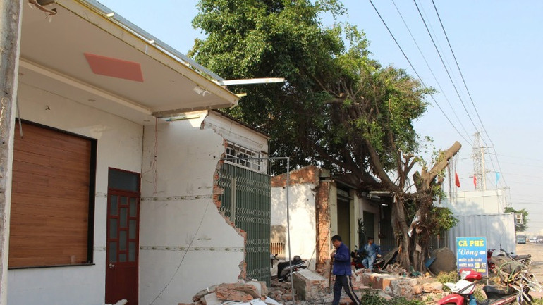 Người dân tự nguyện tháo dỡ nhà cửa, bàn giao mặt bằng sau quá trình tuyên truyền,vận động của các Đoàn của Thành ủy Biên Hòa. Người dân tự nguyện tháo dỡ nhà cửa, bàn giao mặt bằng sau quá trình tuyên truyền,vận động của các Đoàn của Thành ủy Biên Hòa.