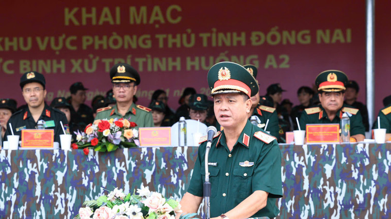 Phát biểu khai mạc, Trung tướng Nguyễn Trường Thắng, Ủy viên Trung ương Đảng, Tư lệnh Quân khu 7 yêu cầu các cơ quan, đơn vị tham gia diễn tập chuẩn bị chu đáo, sát thực tế, vận hành cơ chế đúng nguyên tắc của Đảng; tổ chức khung tập đúng quy định và vận dụng linh hoạt các nguyên tắc lý luận vào thực tiễn; chấp hành nghiêm kỷ luật, bảo đảm an toàn tuyệt đối.