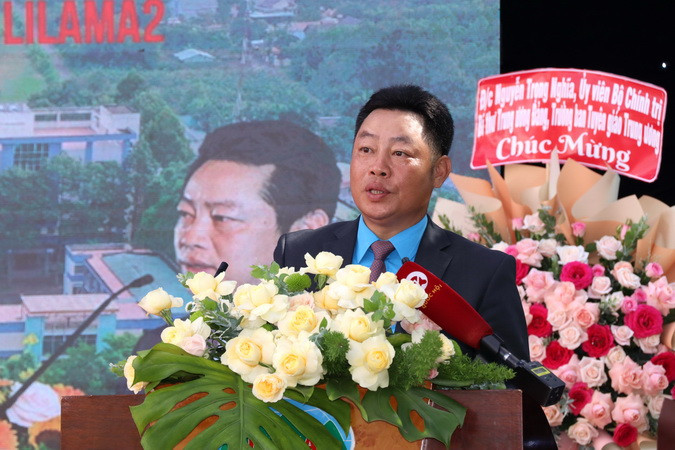 Hiệu trưởng Trường cao đẳng công nghệ quốc tế Lilama 2 Nguyễn Khánh Cường báo cáo tại Lễ khai giảng. Hiệu trưởng Trường cao đẳng công nghệ quốc tế Lilama 2 Nguyễn Khánh Cường báo cáo tại Lễ khai giảng.