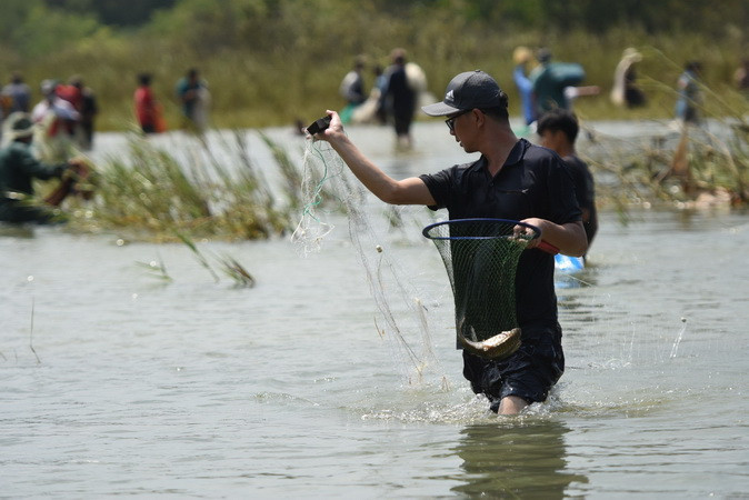 So với những lần trước, năm nay lượng cá ít hơn. So với những lần trước, năm nay lượng cá ít hơn.
