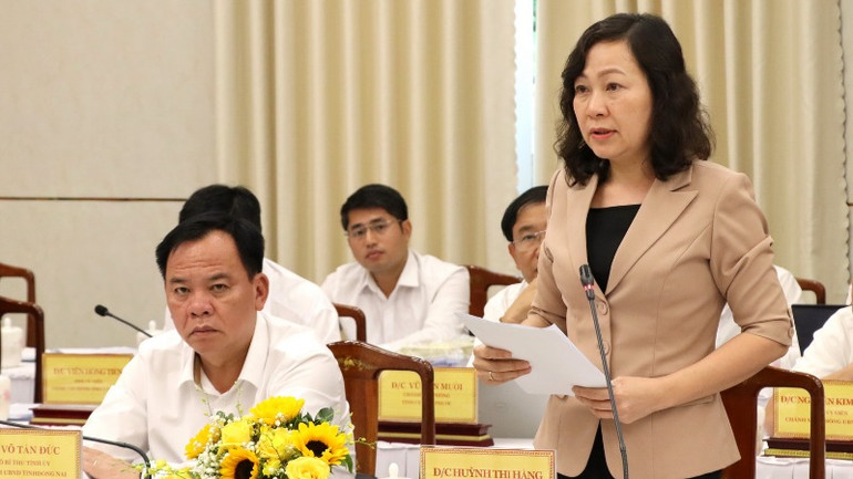 Đồng chí Huỳnh Thị Hằng, Phó Bí thư Thường trực Tỉnh ủy, Chủ tịch Hội đồng nhân dân tỉnh Bình Phước cho biết, đến nay tỉnh có 433 cán bộ công chức, viên chức xin nghỉ việc.