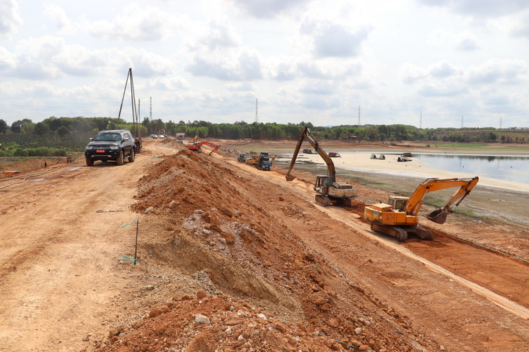 Thi công dự án cải tạo, sửa chữa hồ Sông Mây. Thi công dự án cải tạo, sửa chữa hồ Sông Mây.