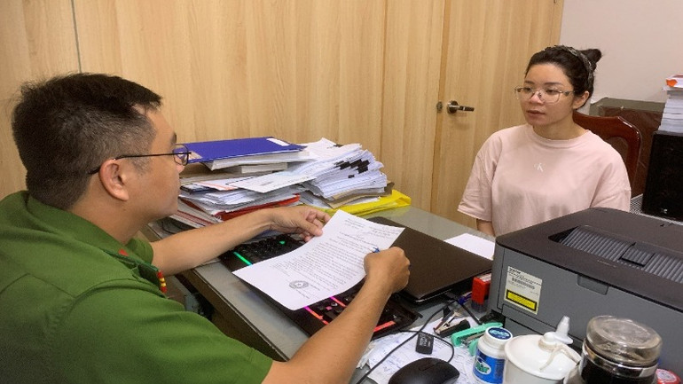 Đối tượng Bùi Thị Thanh Nga khai nhận về hành vi phạm tội. Đối tượng Bùi Thị Thanh Nga khai nhận về hành vi phạm tội.