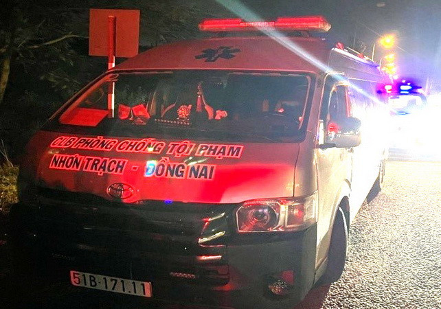 Xe ô-tô của các đối tượng sử dụng có dòng chữ "CLB phòng chống tội phạm Nhơn Trạch - Đồng Nai".