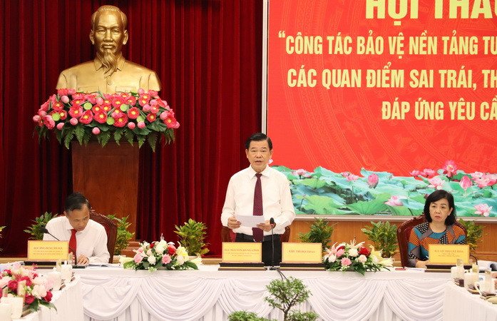 Các đồng chí đồng chủ trì hội thảo.