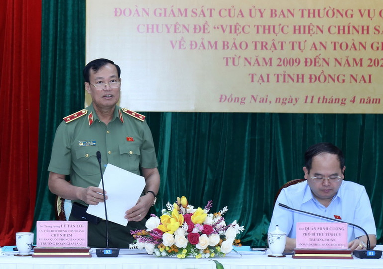 Chủ nhiệm Ủy ban Quốc phòng và An ninh của Quốc hội phát biểu kết luận buổi giám sát.