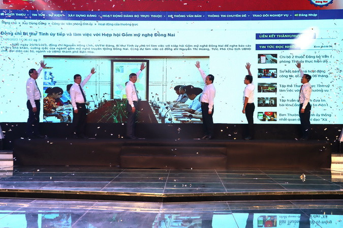 Nghi thức ra mắt Cổng Thông tin điện tử Đảng bộ tỉnh Đồng Nai.