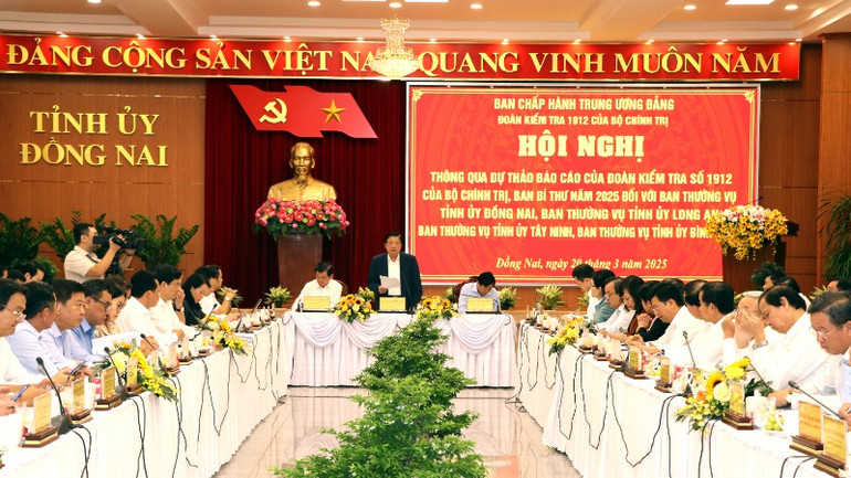 Quang cảnh hội nghị.