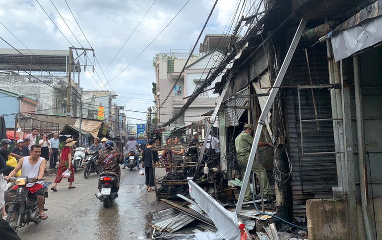 Hiện trường vụ cháy vào sáng 15/5.