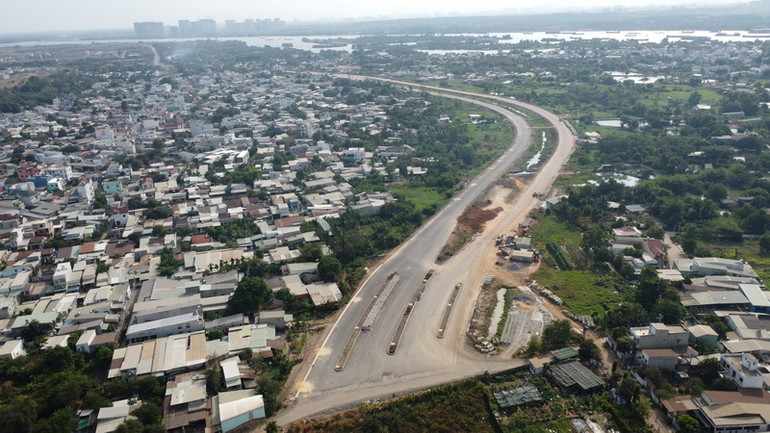 Tiến độ thi công dự án đường Hương lộ 2, giai đoạn 1 rất chậm.