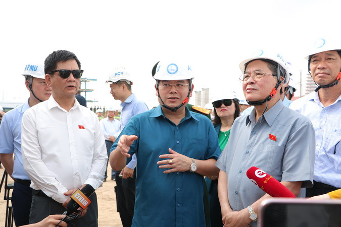 Phó Bí thư Tỉnh ủy, Trưởng đoàn đại biểu Quốc hội tỉnh Đồng Nai kiến nghị với Đoàn giám sát tháo gỡ vướng mắc Dự án xây dựng cao tốc Biên Hòa-Vũng Tàu.