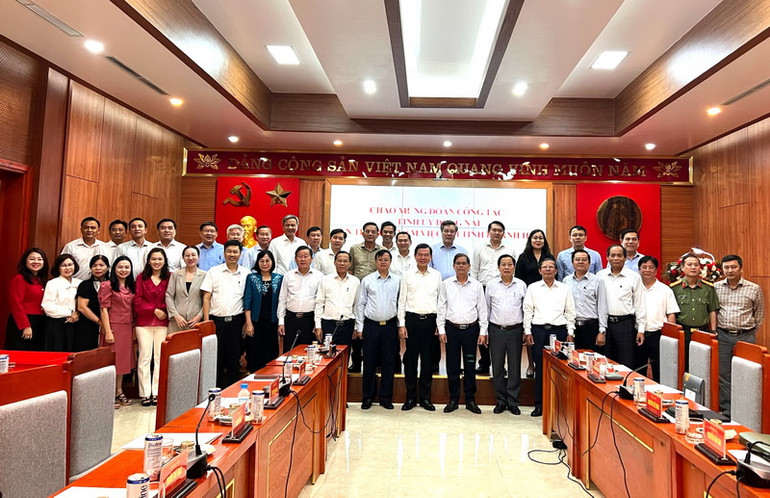 Lãnh đạo, cán bộ tỉnh Đồng Nai và Khánh Hòa.