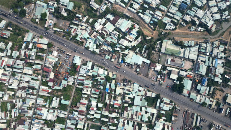 Khu vực dân cư ở dày đặc thuộc dự án cao tốc Biên Hòa - Vũng Tàu, qua địa bàn phường Phước Tân, thành phố Biên Hòa.