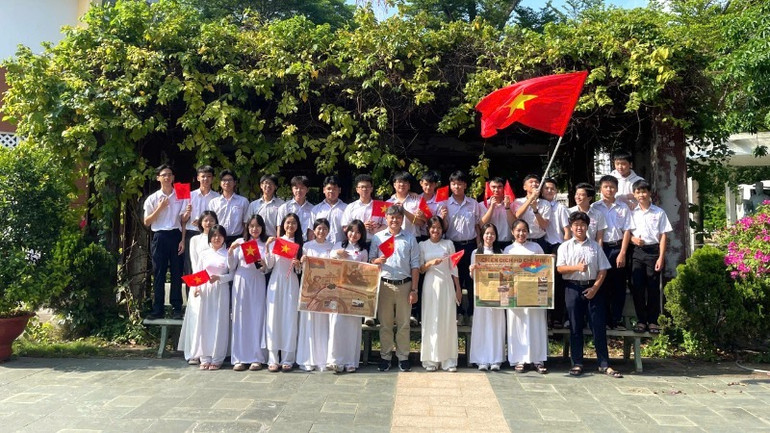 Phụ san đặc biệt của Báo Nhân Dân sẽ được Văn phòng đại diện tại Đồng Nai phát miễn phí đến khi hết số lượng được phân bổ. Phụ san đặc biệt của Báo Nhân Dân sẽ được Văn phòng đại diện tại Đồng Nai phát miễn phí đến khi hết số lượng được phân bổ.