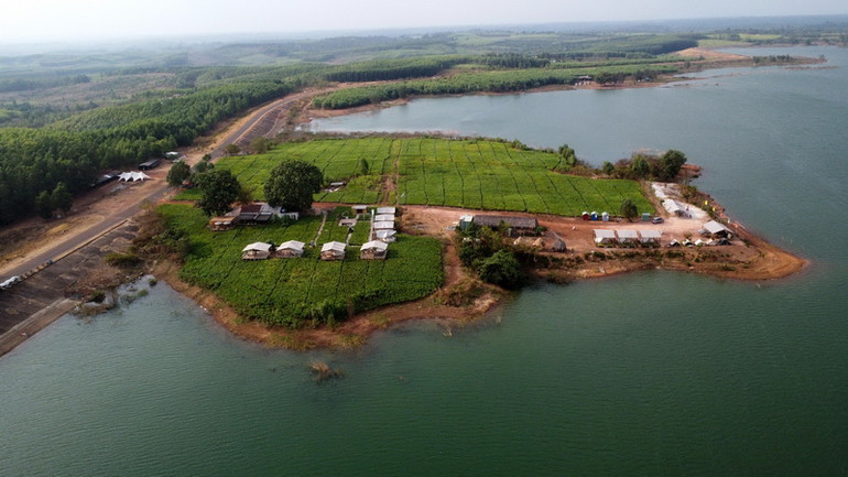 Phát triển du lịch tự phát khu vực ven hồ Trị An tiềm ẩn nhiều rủi ro.