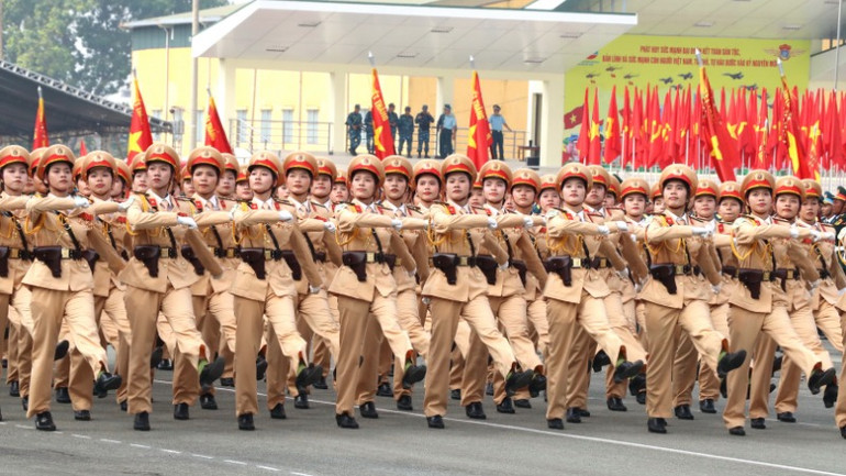 Khối nữ cảnh sát giao thông.