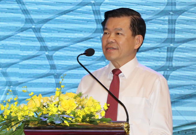 Bí thư Tỉnh ủy Đồng Nai Nguyễn Hồng Lĩnh phát biểu tại hội nghị.